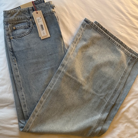 Alice + Olivia Men's Denim Jeans in Light Blue